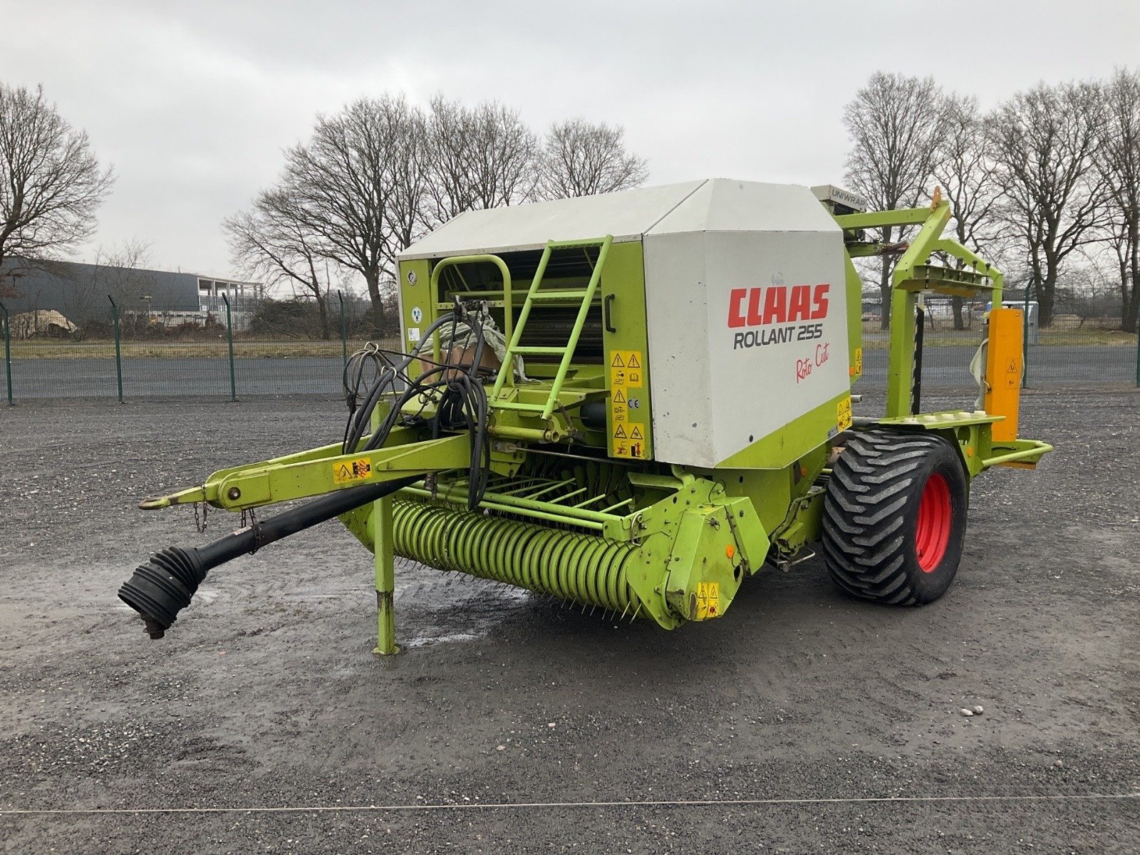 Claas Rollant 255RC vue 1
